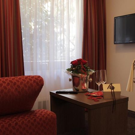 Romantisches Hotel Menzhausen Uslar Buitenkant foto