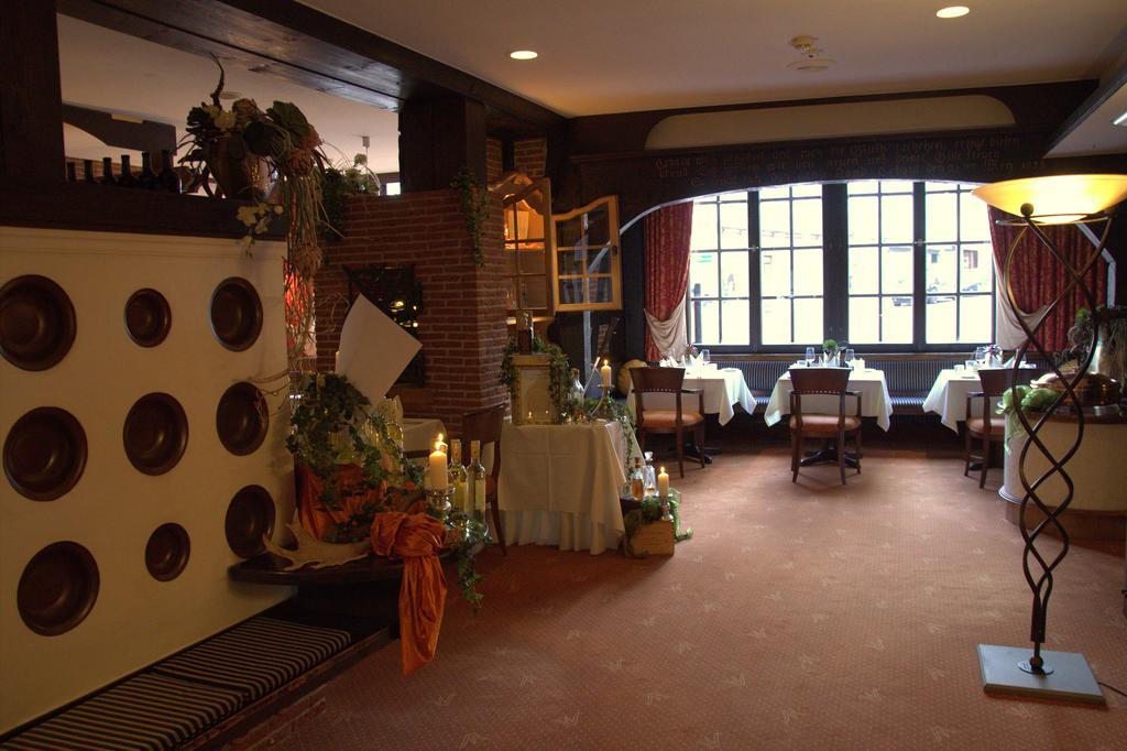 Romantisches Hotel Menzhausen Uslar Buitenkant foto