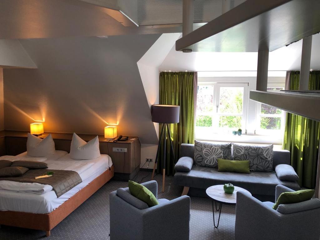 Romantisches Hotel Menzhausen Uslar Buitenkant foto