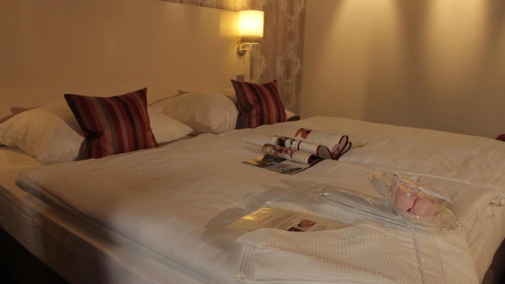 Romantisches Hotel Menzhausen Uslar Kamer foto