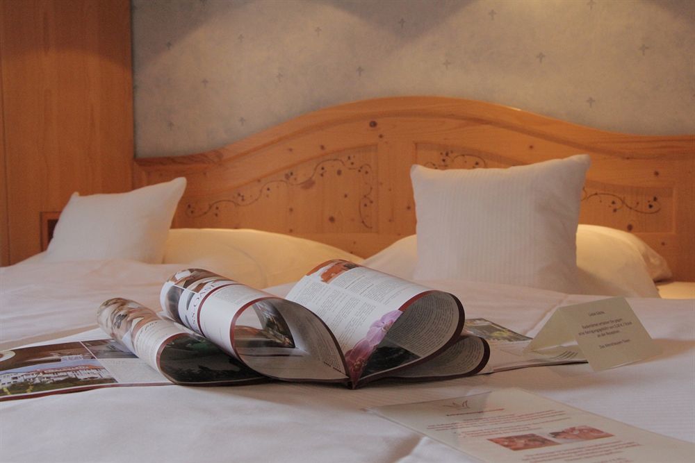 Romantisches Hotel Menzhausen Uslar Buitenkant foto