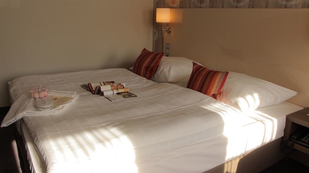Romantisches Hotel Menzhausen Uslar Buitenkant foto