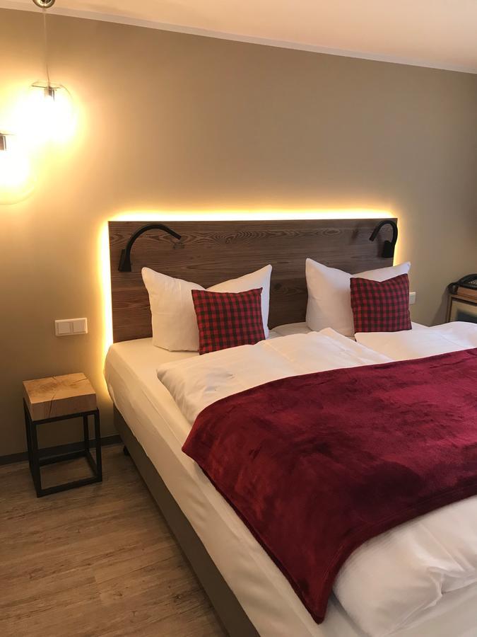 Romantisches Hotel Menzhausen Uslar Buitenkant foto