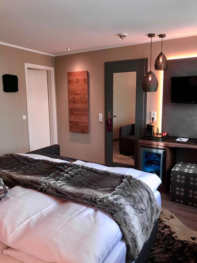 Romantisches Hotel Menzhausen Uslar Buitenkant foto