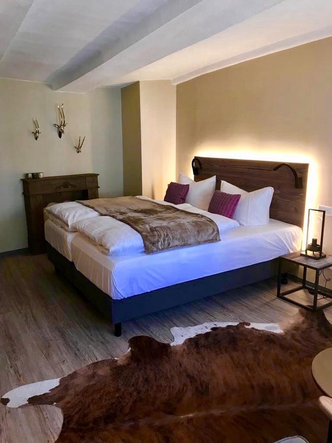 Romantisches Hotel Menzhausen Uslar Buitenkant foto