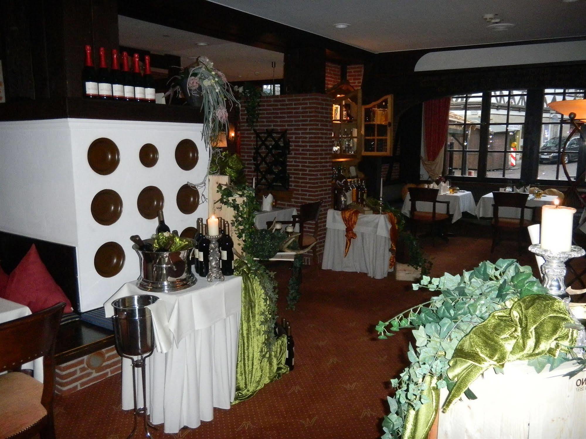 Romantisches Hotel Menzhausen Uslar Buitenkant foto